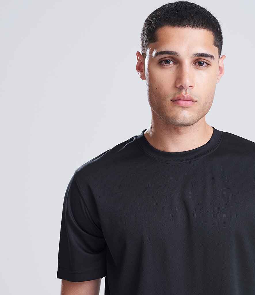 Just Cool Men's Contrast Sports T-Shirt - Plain Tee With Color Block Design, Size M (Arctic White/Fire Red)