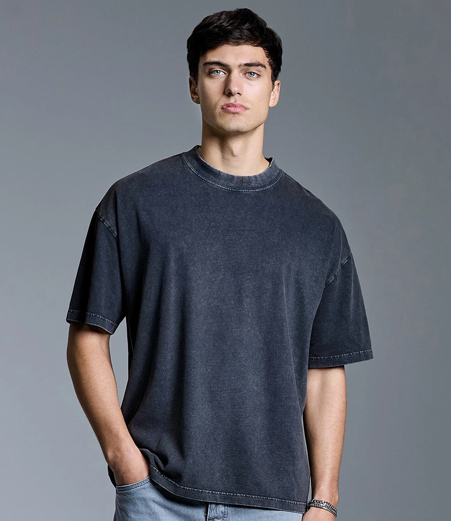 Man wearing Anthem washed black blank t-shirt 